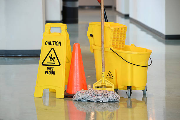 Choosing the Ideal Mop Buckets for Your Facility: A Practical Guide