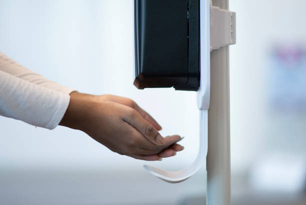 How to Choose an Effective Hand Sanitizer Dispenser